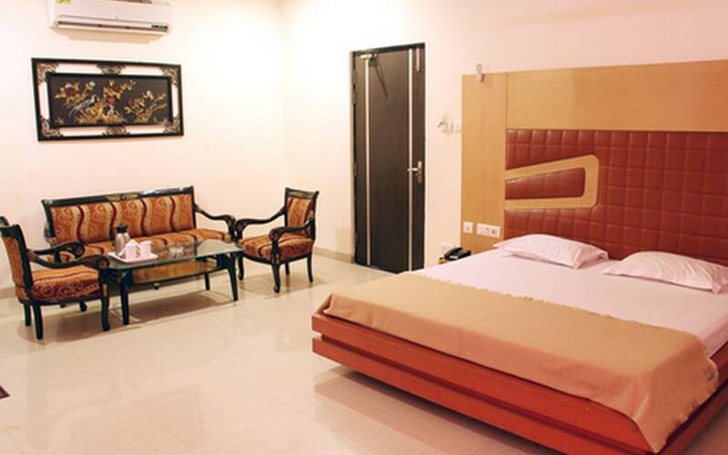 Anaicha's Hotel, Kanpur 3